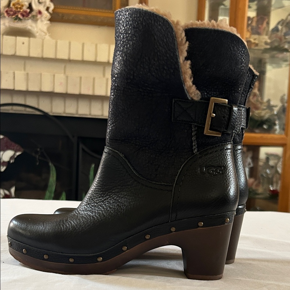 UGG Black Leather Boots with Brown Shearling - Picture 7 of 9